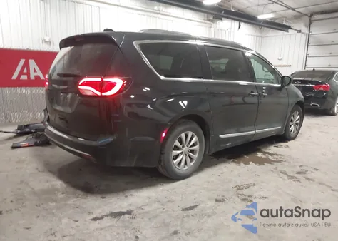 2018 Chrysler Pacifica Touring L z USA, uszkodzony, nr VIN 2C4RC1BG6JR253880